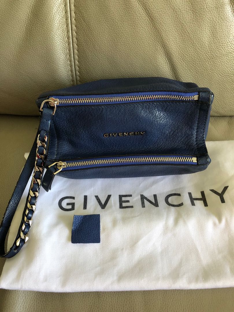 Givenchy hotsell pandora clutch