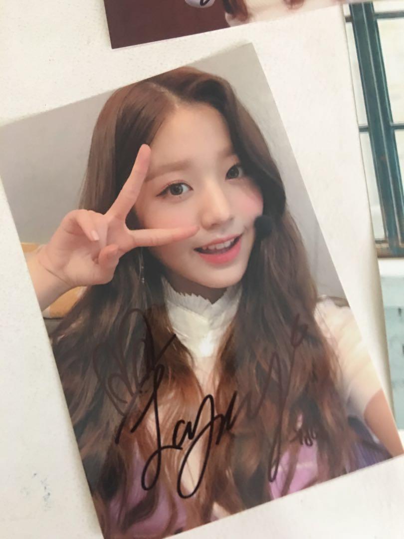 Izone Jang Won Young Rare Signature Photo Entertainment K Wave On Carousell 장원영 or simply wonyoung) is a south korean singer currently under starship entertainment and off the record entertainment. izone jang won young rare signature photo