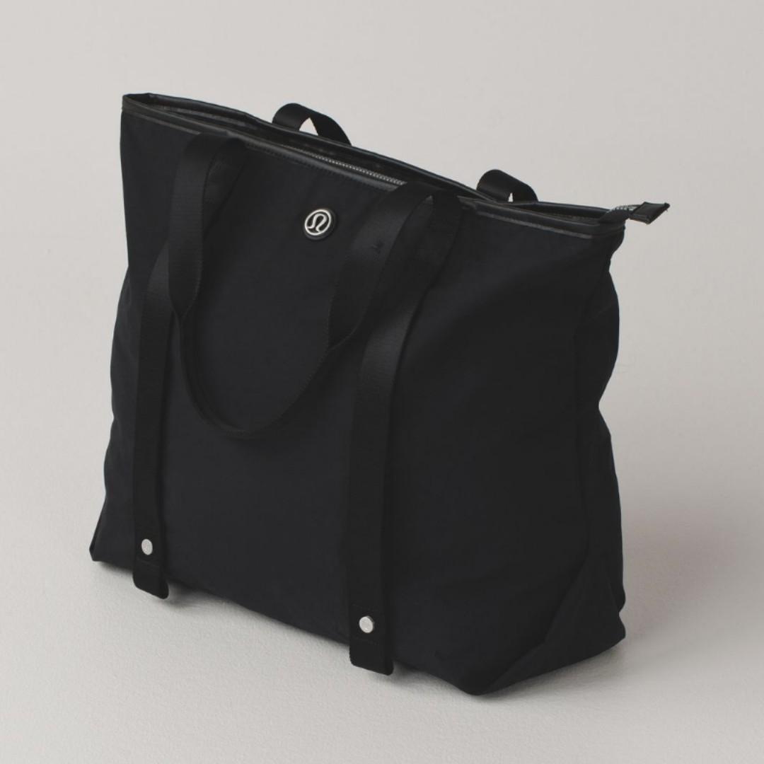 NWT LULULEMON The Yoga Mat Bag Plume Black White Design