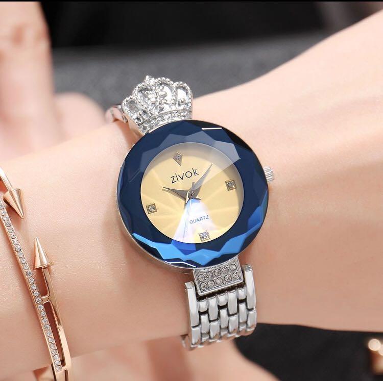 Girls discount model watch