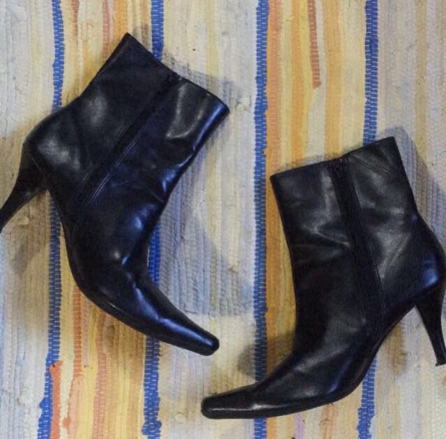 Payless Black Pointed Boots 