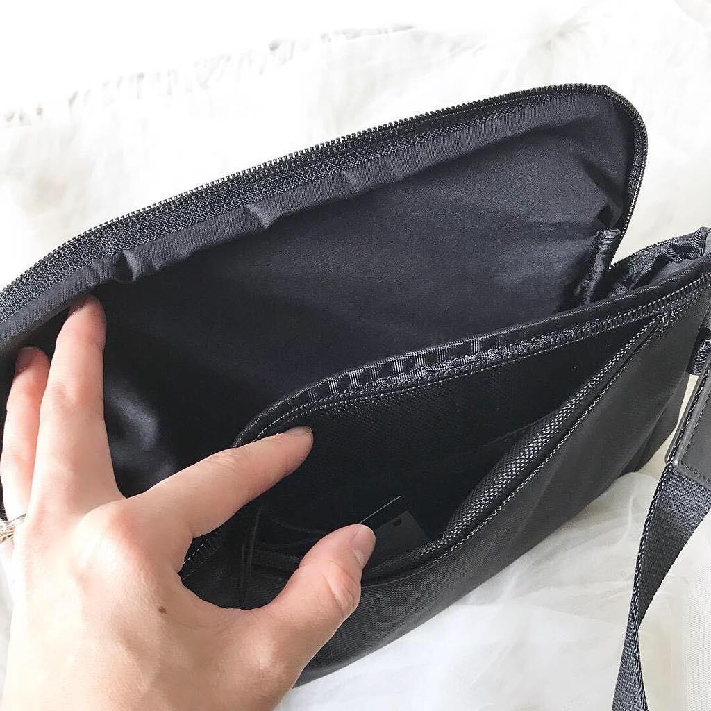 Tumi magellan 2025 utility pouch