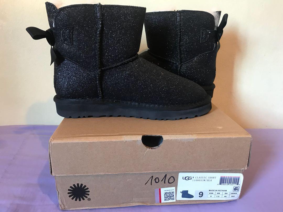 UGG (Category: Boots) located in Singapore. Submitted by madcrash (Listing ID 214189767, Image 4). Description: UGG brand new never been worn before open to nego retail price $$350 😉👌🏻.