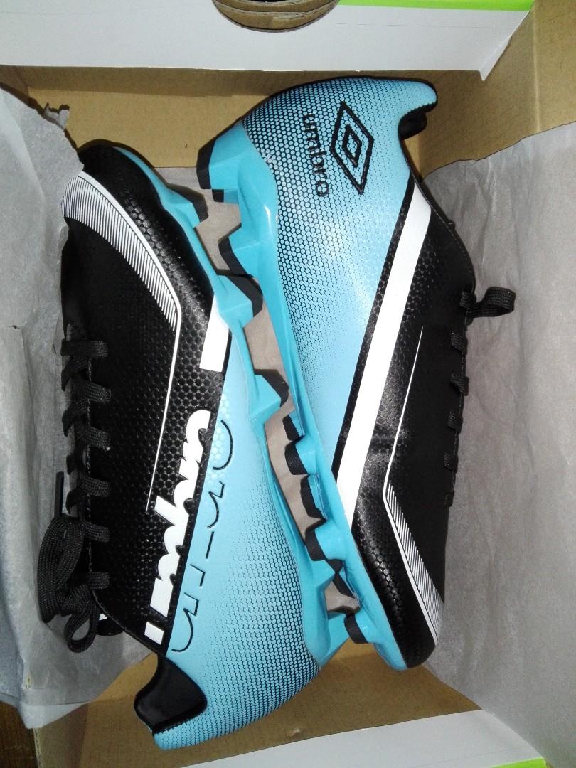 umbro spike shoes