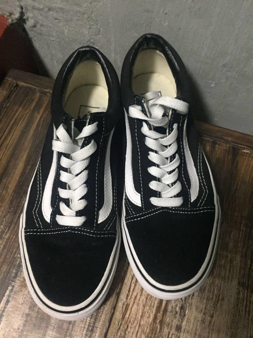 black n white vans