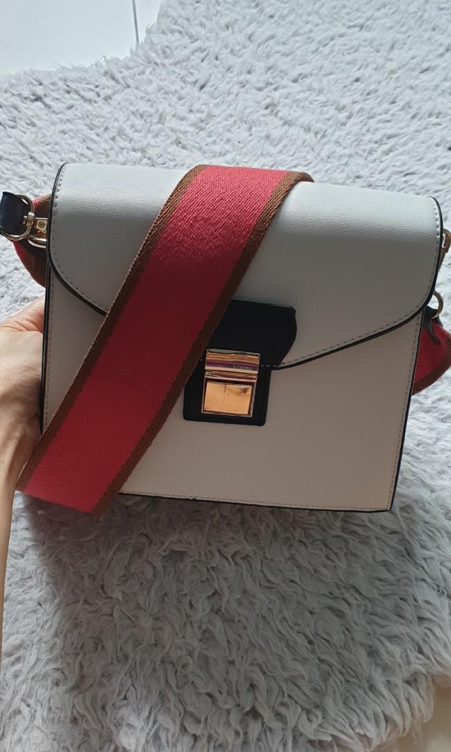 Vero Ainslee Cross Bag, Women's Fashion, & Wallets, Bags on Carousell