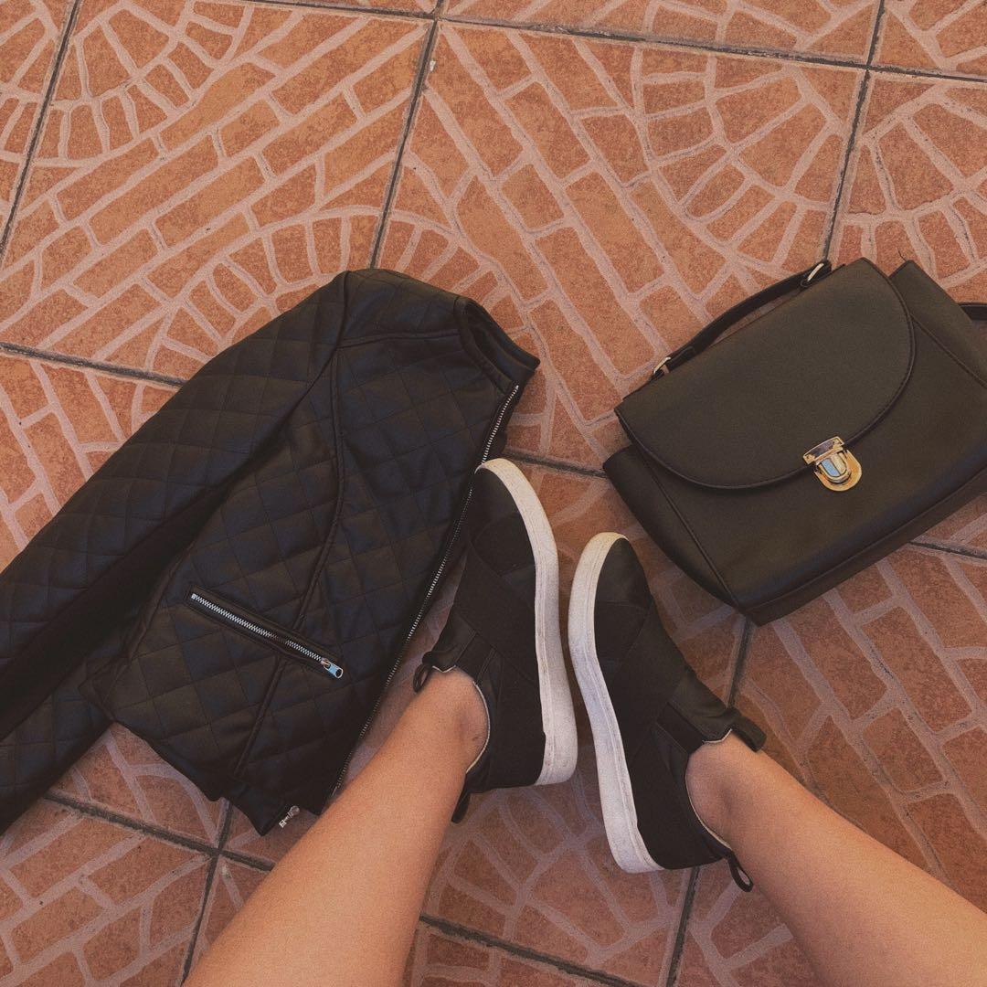 Zara Cute black shoes (Category: Loafers) located in Paranaque City. Submitted by chelsea.closettt (Listing ID 214121894, Image 1). Description: .