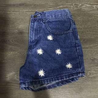 Daisy embroidered highwaisted shorts