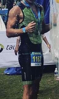 2XU Lime green MED tri suit