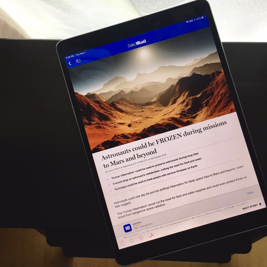 17 Ipad Pro 10 5 Wifi Cellular 512gb Space Gray Accessories 11 Months Of Applecare Electronics Others On Carousell