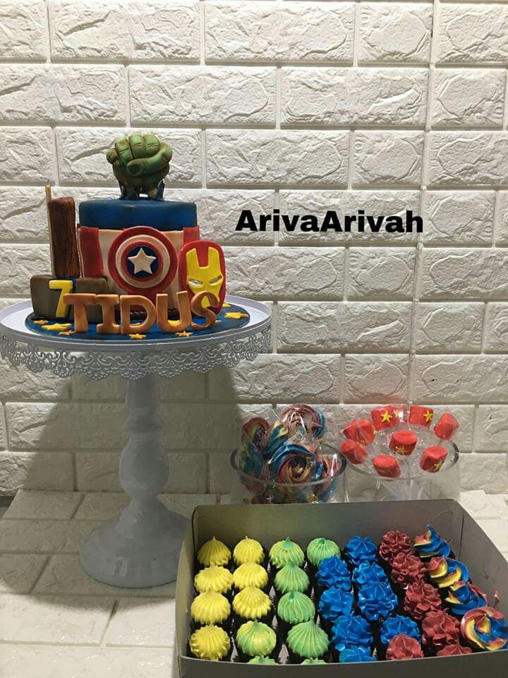 Avengers Theme Cake Food Drinks On Carousell