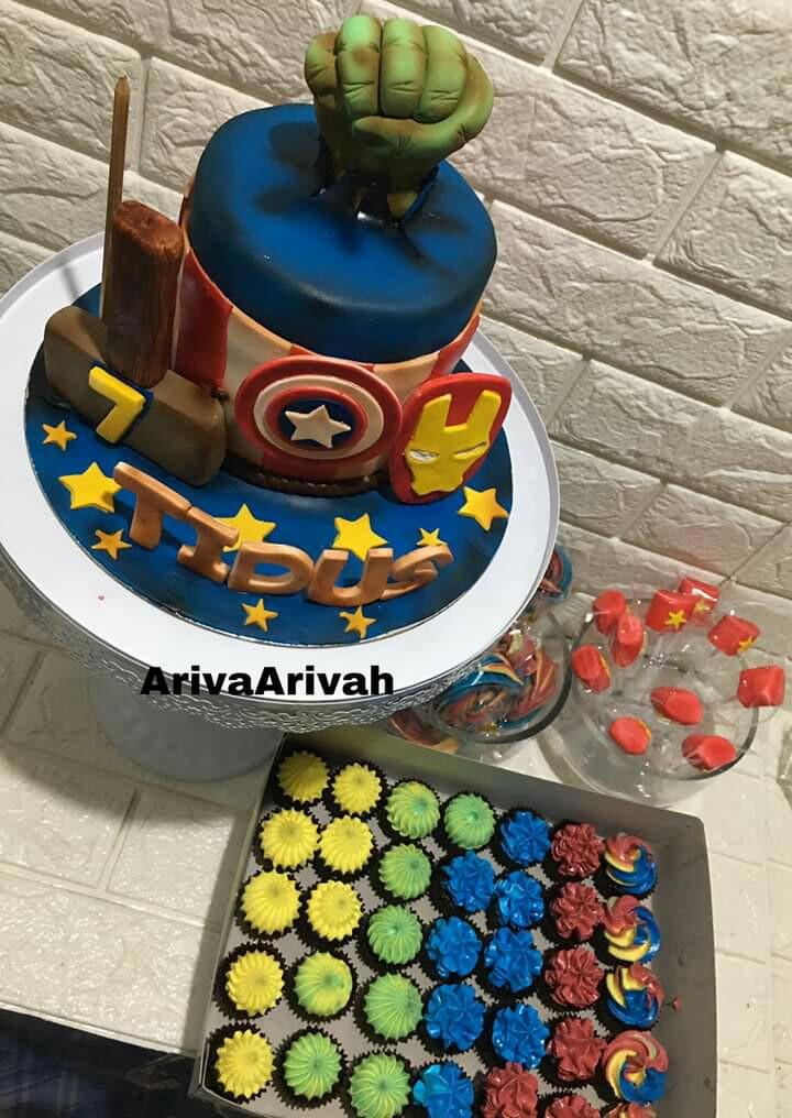 Avengers Theme Cake Food Drinks On Carousell