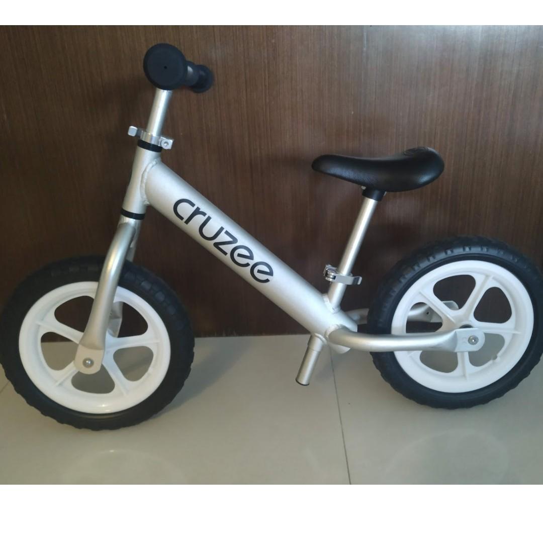 cruzee balance bike