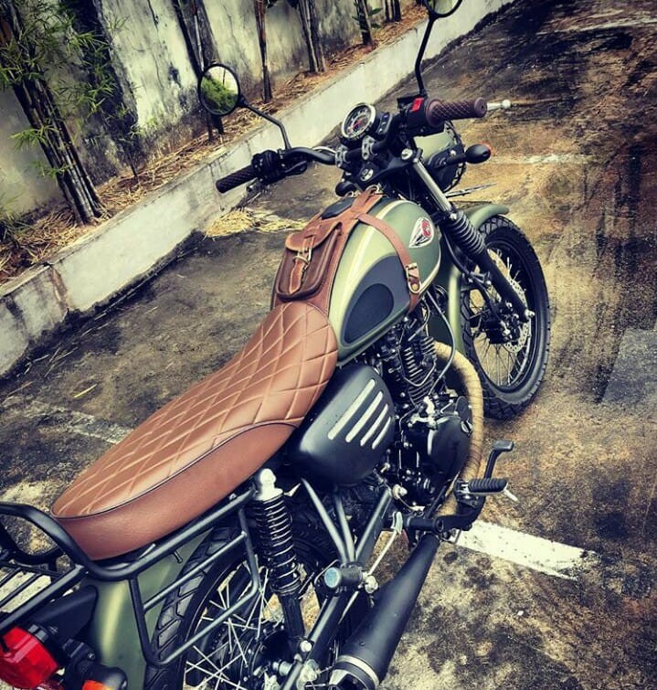 motorcycle leather tank strap