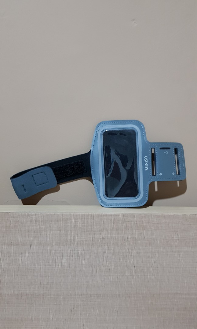 Miniso Armband, Olah Raga, Perlengkapan Olahraga Lainnya di Carousell