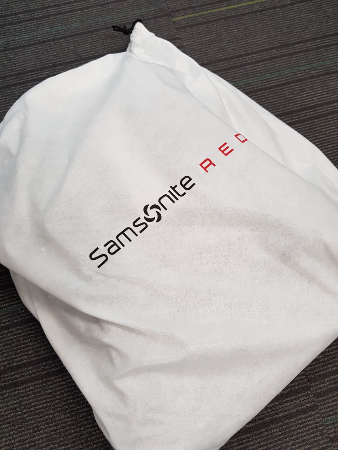 samsonite red genesseh backpack