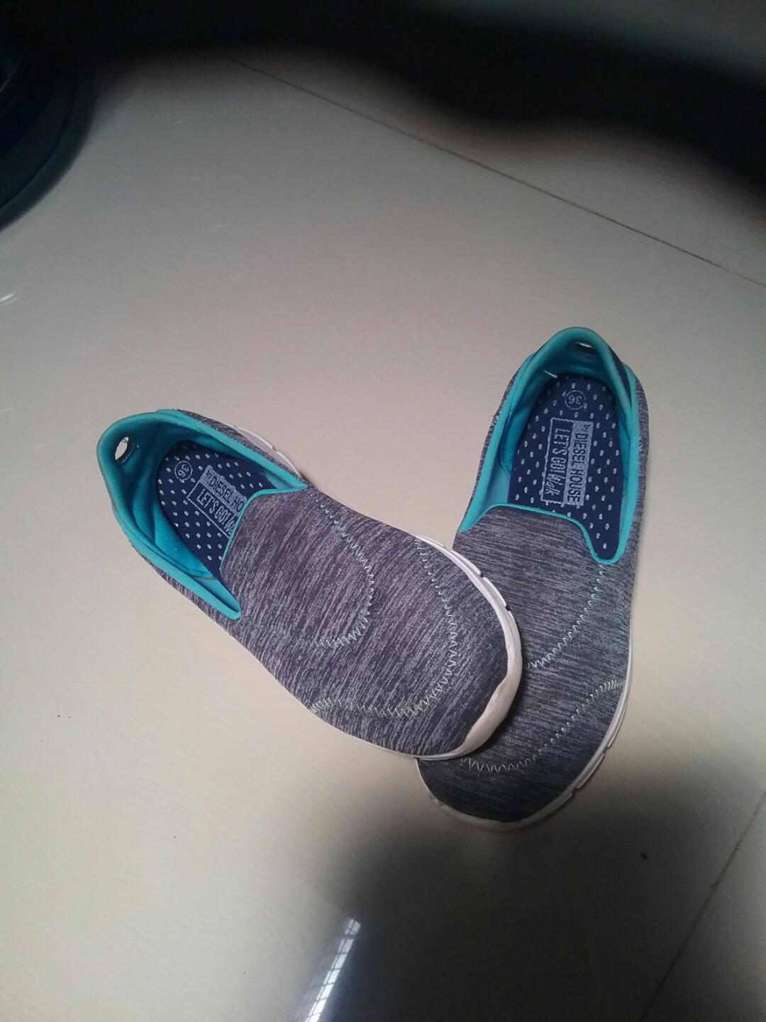 Sepatu Jogging Women S Fashion Women S Shoes On Carousell