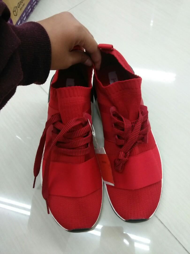 Stradivarius Shoes Original Fesyen Pria Sepatu Sneakers Di Carousell