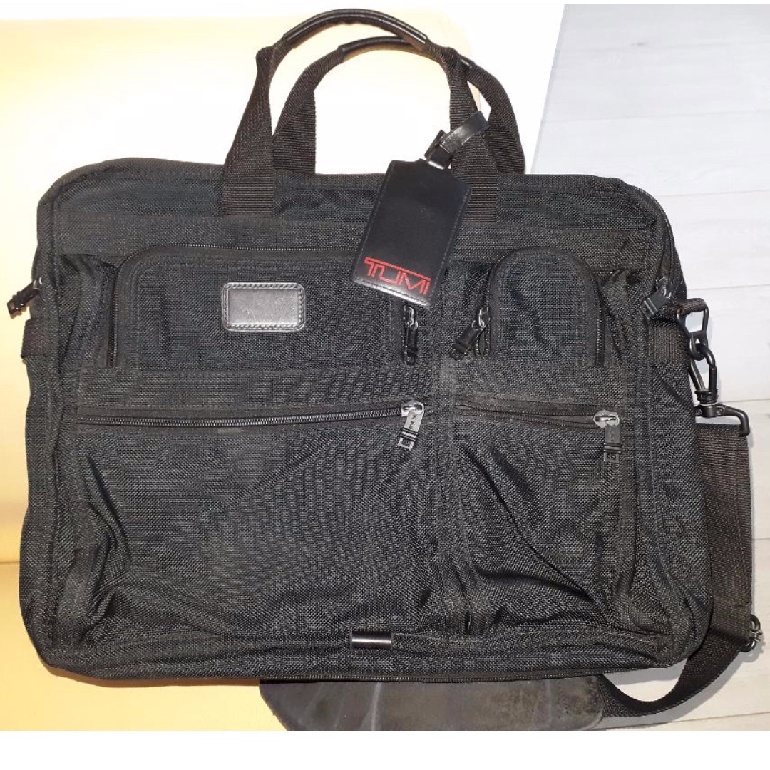 Tumi Laptop Bag, Luxury, Bags & Wallets on Carousell
