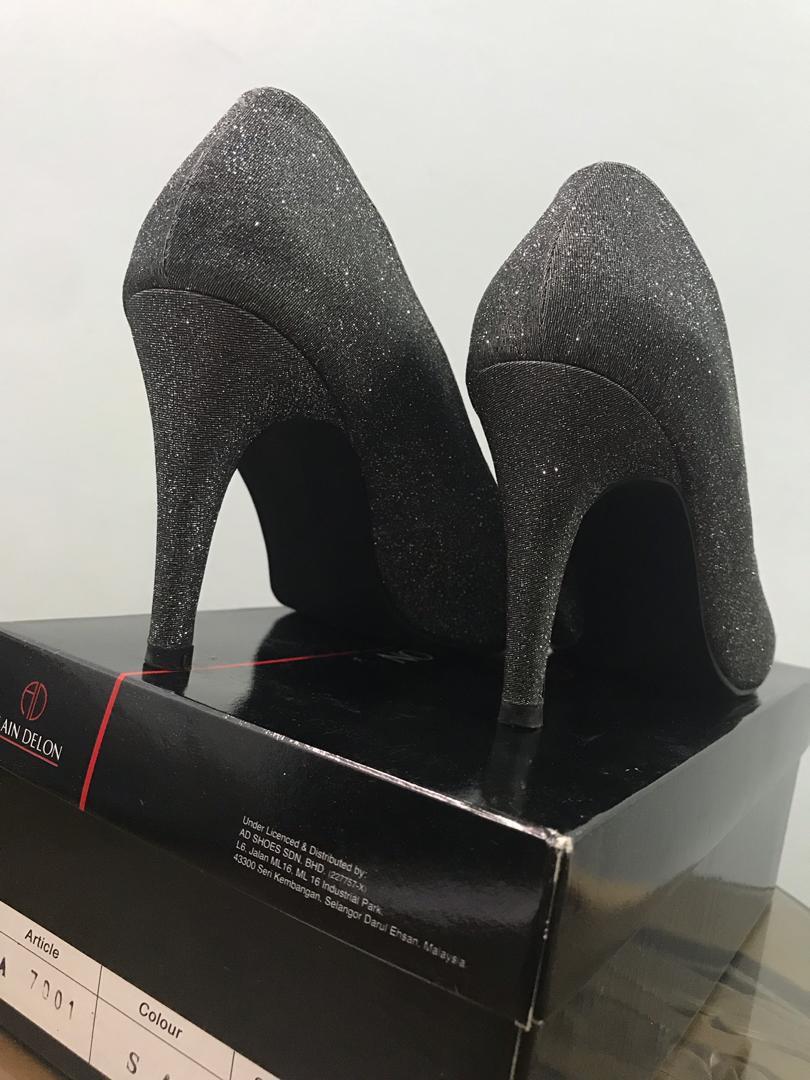 Dark grey heels discount