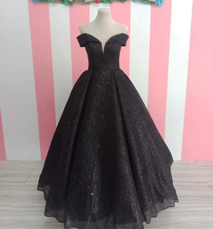 black gown for rent
