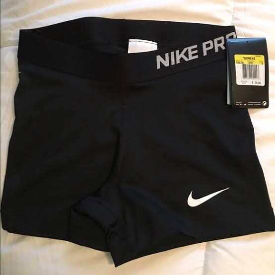 NikePro Hypercool Compression Shorts Green M, Men's Fashion, Activewear on  Carousell