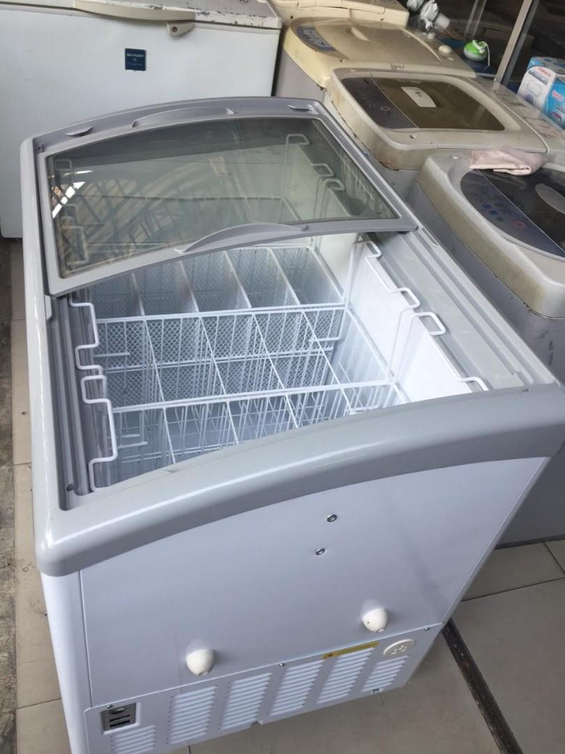 Freezer Box Merk Hiron 280 Liter Cocok Untuk Es Krim Nugget Mulus Kitchen Appliances Di Carousell