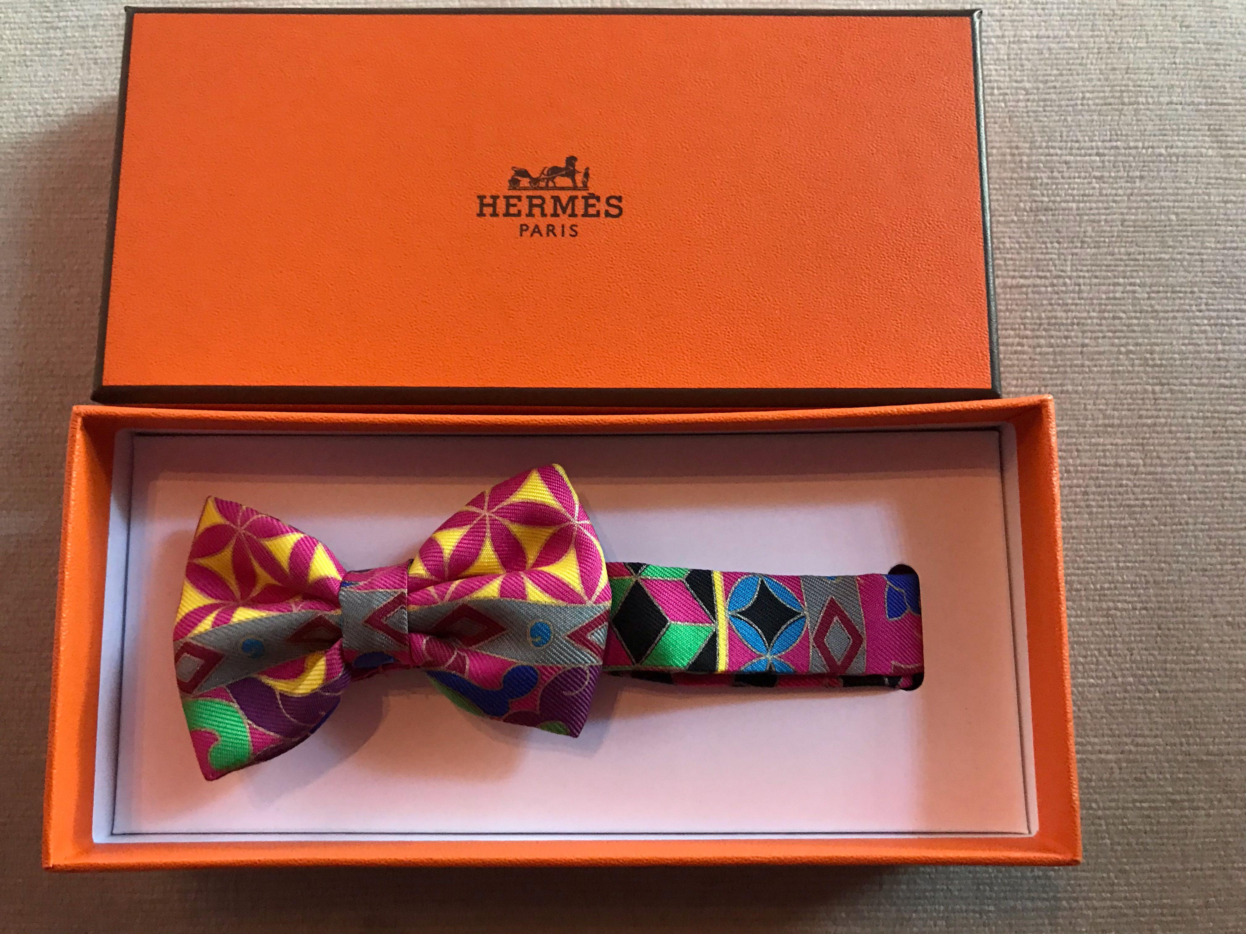 How to tie a twilly into a Double Bow with a Hermes twilly #hermestwilly 
