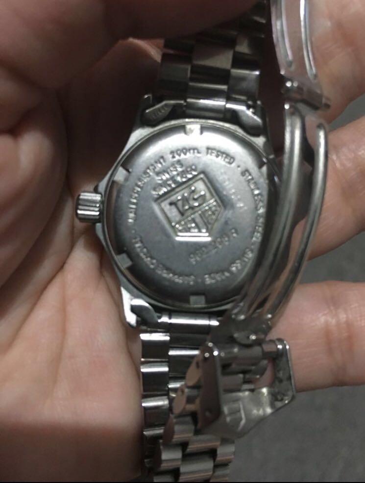 Original Tag Heuer series 2000 (Category: Luxury Watches) located in Pasay City. Submitted by snowscloset (Listing ID 214579485, Image 2). Description: good condition series 2000 for women small faced.