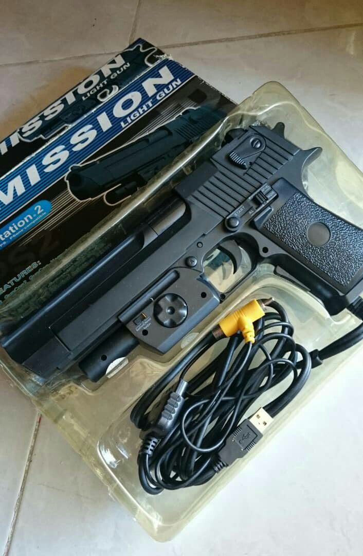 PS2 light gun, Video Gaming, Gaming Accessories, Controllers on Carousell