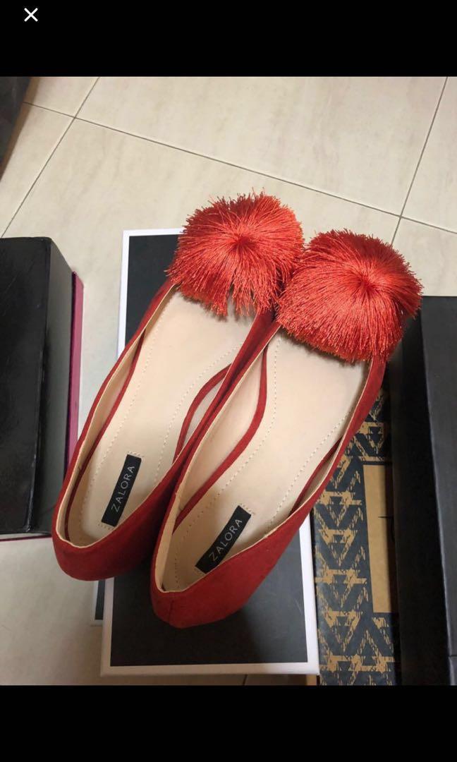 Red pom pom store shoes
