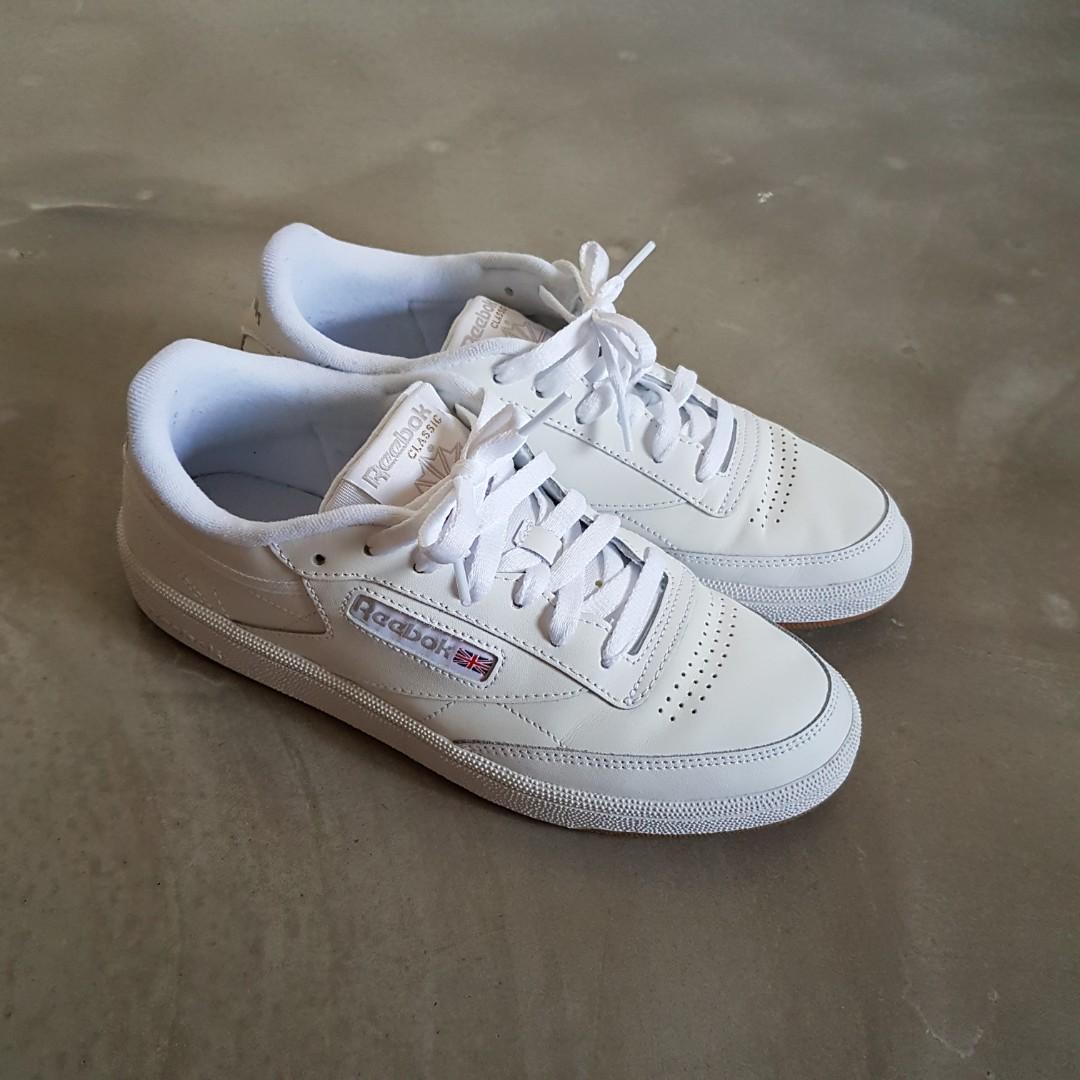 Reebok classic club c 85 trainers in white leather with gum sole outlet