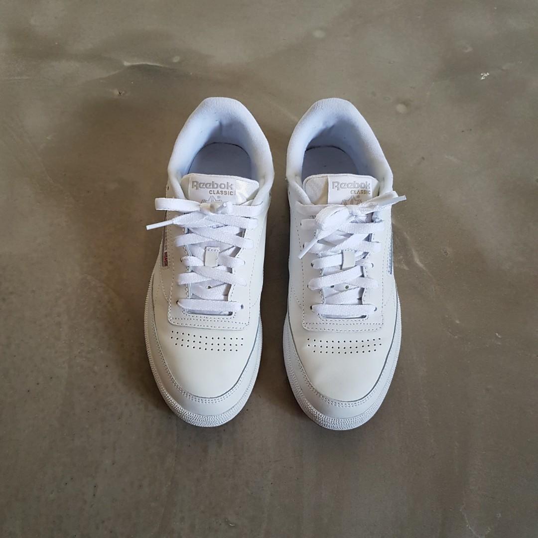 Reebok classic white leather sneakers with 2024 gum sole
