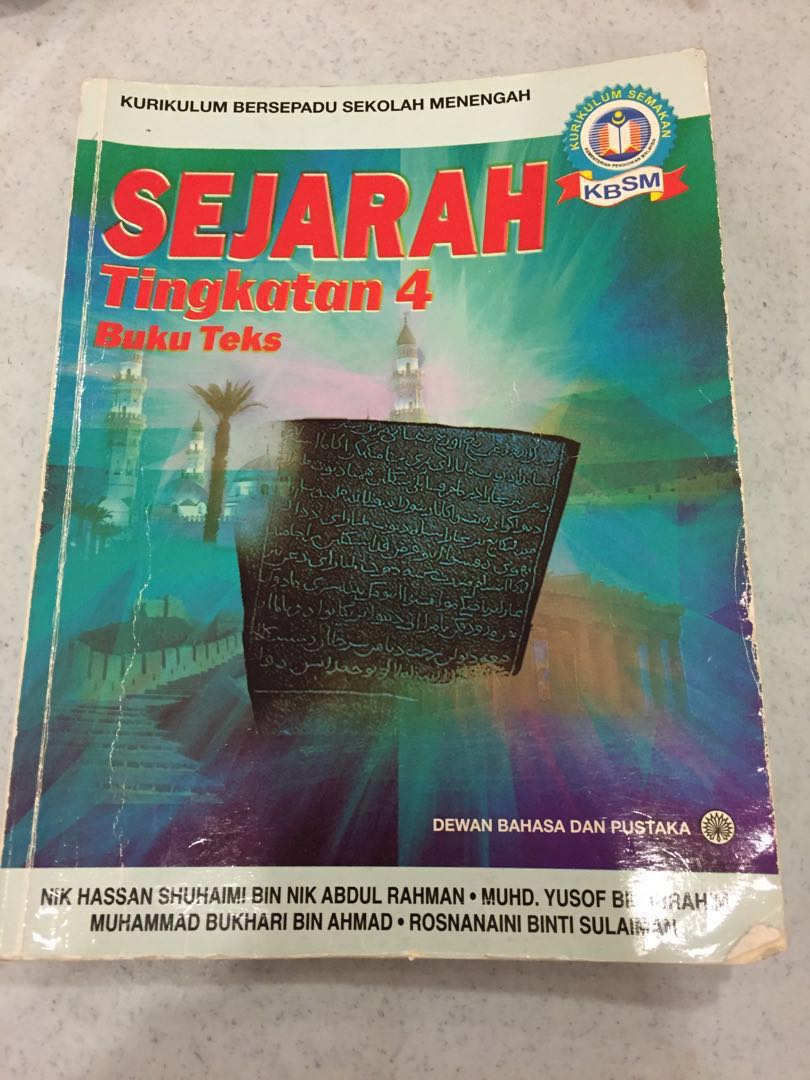 SEJARAH, Hobbies & Toys, Books & Magazines, Textbooks On Carousell