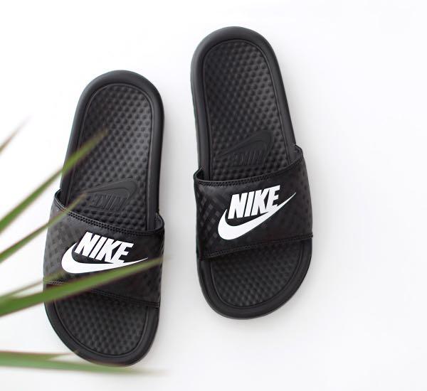 UK7.5 Nike Benassi Slides carbon design 