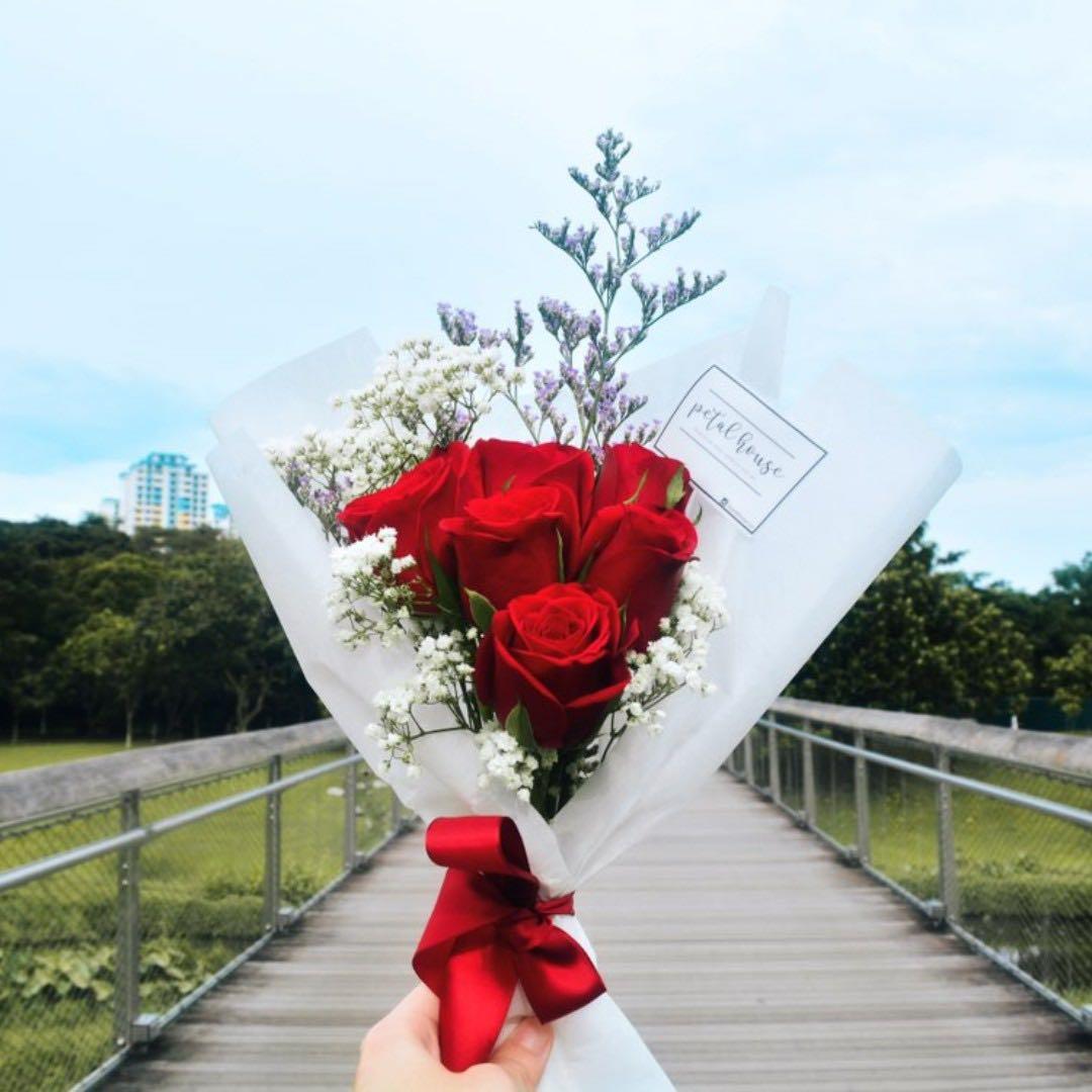 Valentine S Day Flowers 6 Rose Bouquet Gardening Flowers Bouquets On Carousell