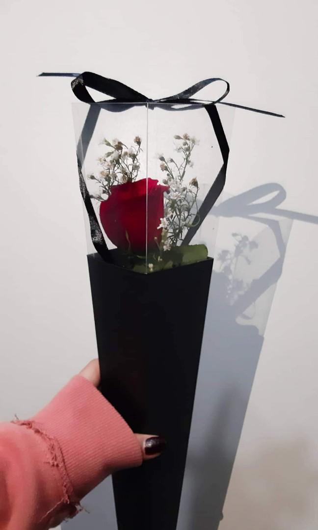 VALENTINE'S ROSES (Category: Flowers & Bouquets) located in Makati City. Submitted by stellasonlinegaragesale (Listing ID 214467979, Image 2). Description: Avoid the Valentine's hassle and let me do the work for you; selling roses for a very affordable price! From single stemmed to bouquet, we got u covered! 🌷🌷🌷 Roses are php200 each For other arrangements or inquiries, please DM me.🌻.