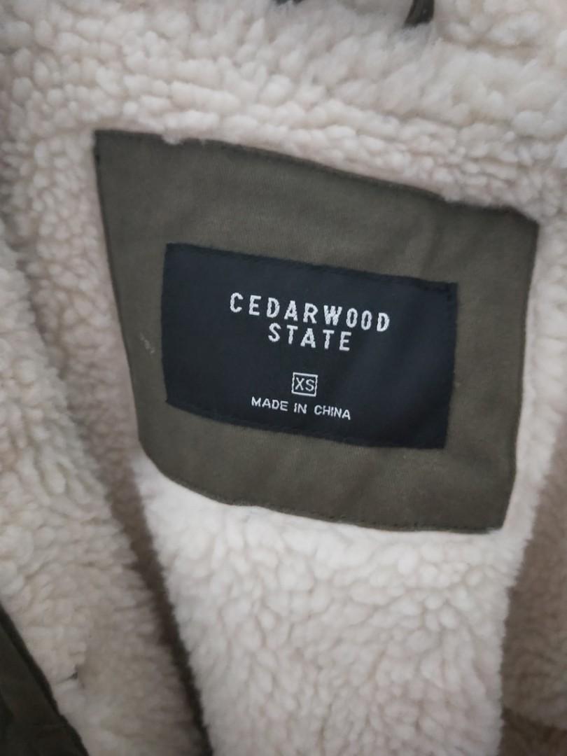 Winter Jacket (Category: Coats, Jackets and Outerwear) located in Singapore. Submitted by momeiwawe (Listing ID 214490405, Image 3). Description: Item purchased in london in Jan 2019 Wife bought the wrong size. Brand new with tag. Men's cutting. Size : XS Self Collect only in punggol.