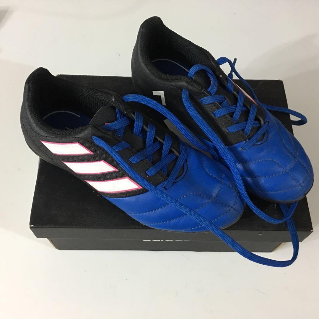 infant football boots size 9