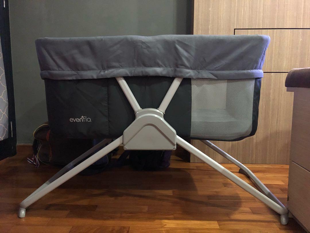 Evenflo villi travel bassinet top