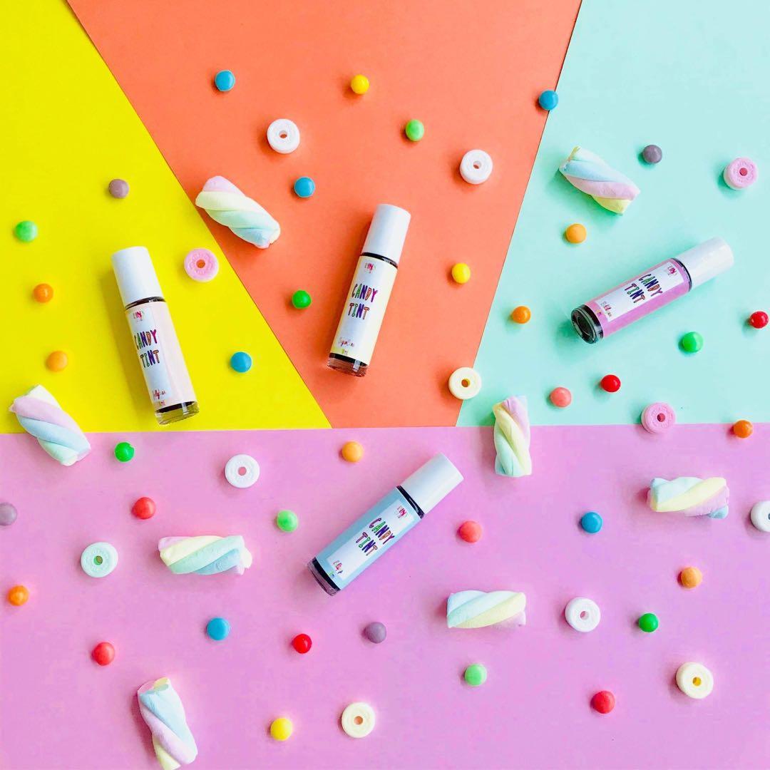 Candy tint (Category: Makeup) located in Angono. Submitted by katzreena (Listing ID 214688093, Image 1). Description: ⓒⓐⓝⓓⓨⓣⓘⓝⓣ🍬 ❤︎ⓙⓔⓛⓛⓨⓑⓔⓐⓝ- REDPINK SHADE ❤︎ ⓑⓤⓑⓑⓛⓔⓖⓤⓜ- RED SHADE ❤︎ ⓛ⓪ⓛⓛⓘⓟⓞⓟ- MAROON SHADE ❤︎ ⓢⓤⓖⓐⓡⓒⓐⓝⓔ- DARK RED SHADE - •Light weight formula •Chemical Free •Long lasting Lip & Cheek tint •Affordable •Organic •Not drying on lips Pour some sugar on your lips!🍭👄💛 .