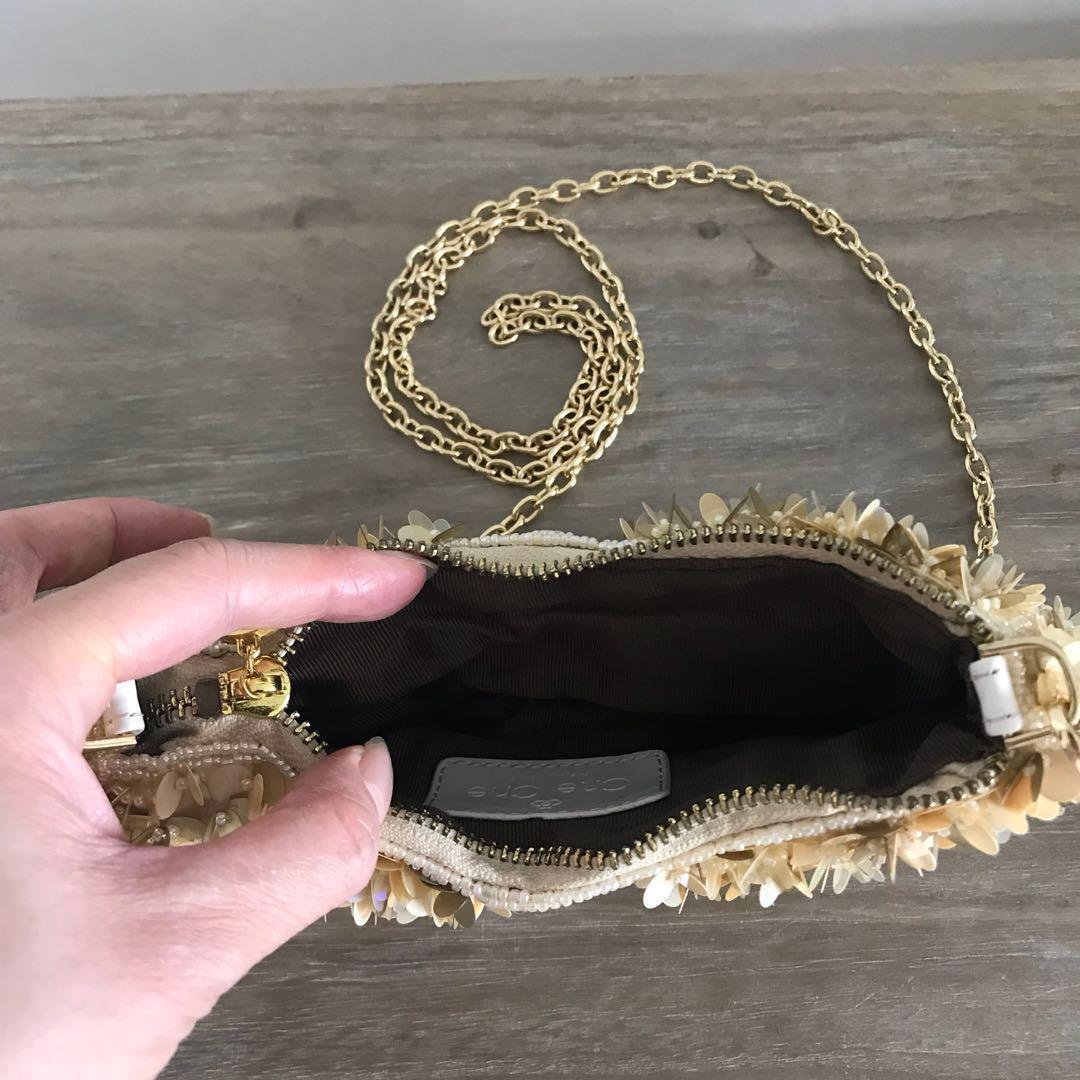 Che Che New York Sequin Clutch Bow Bag Luxury Bags Wallets Handbags On Carousell Che Che New York Sequin Clutch Bow Bag Luxury Bags Wallets Handbags On Carousell