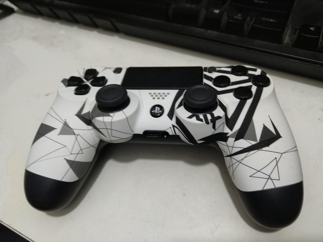 exclusive ps4 controllers