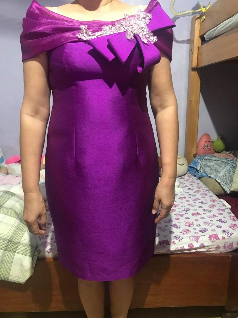 Formal dress (Category: Dresses) located in Marikina City. Submitted by fancy56 (Listing ID 214680611, Image 1). Description: Good as new, use only once sa ninang as kasal negotiable..