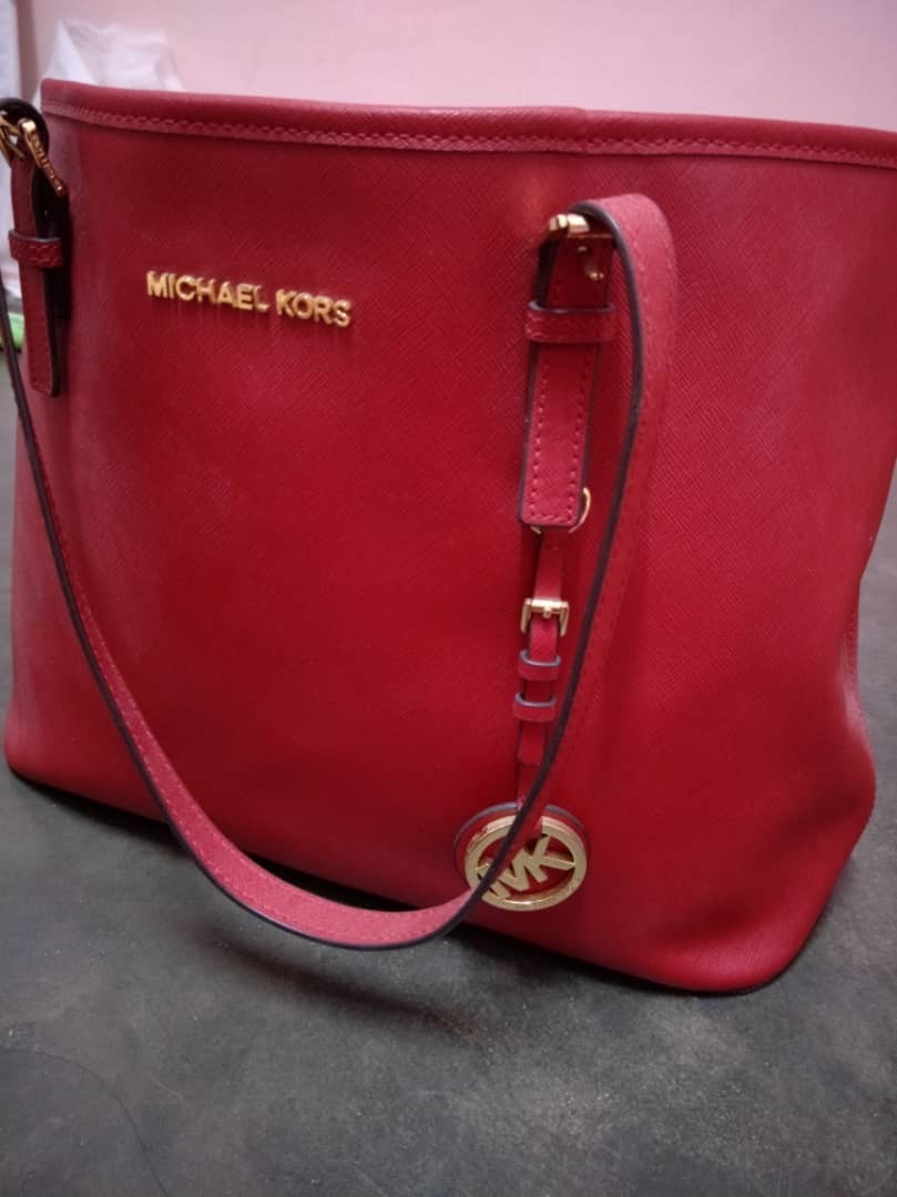 Michael Kors Voyager Tote Red 2024 favors