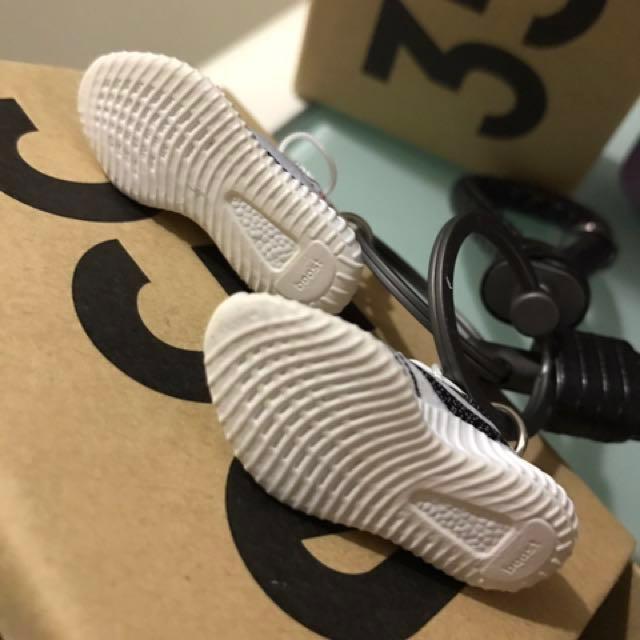 Yeezy top new arrival