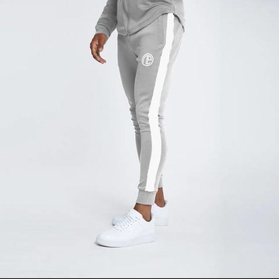 one athletic joggers