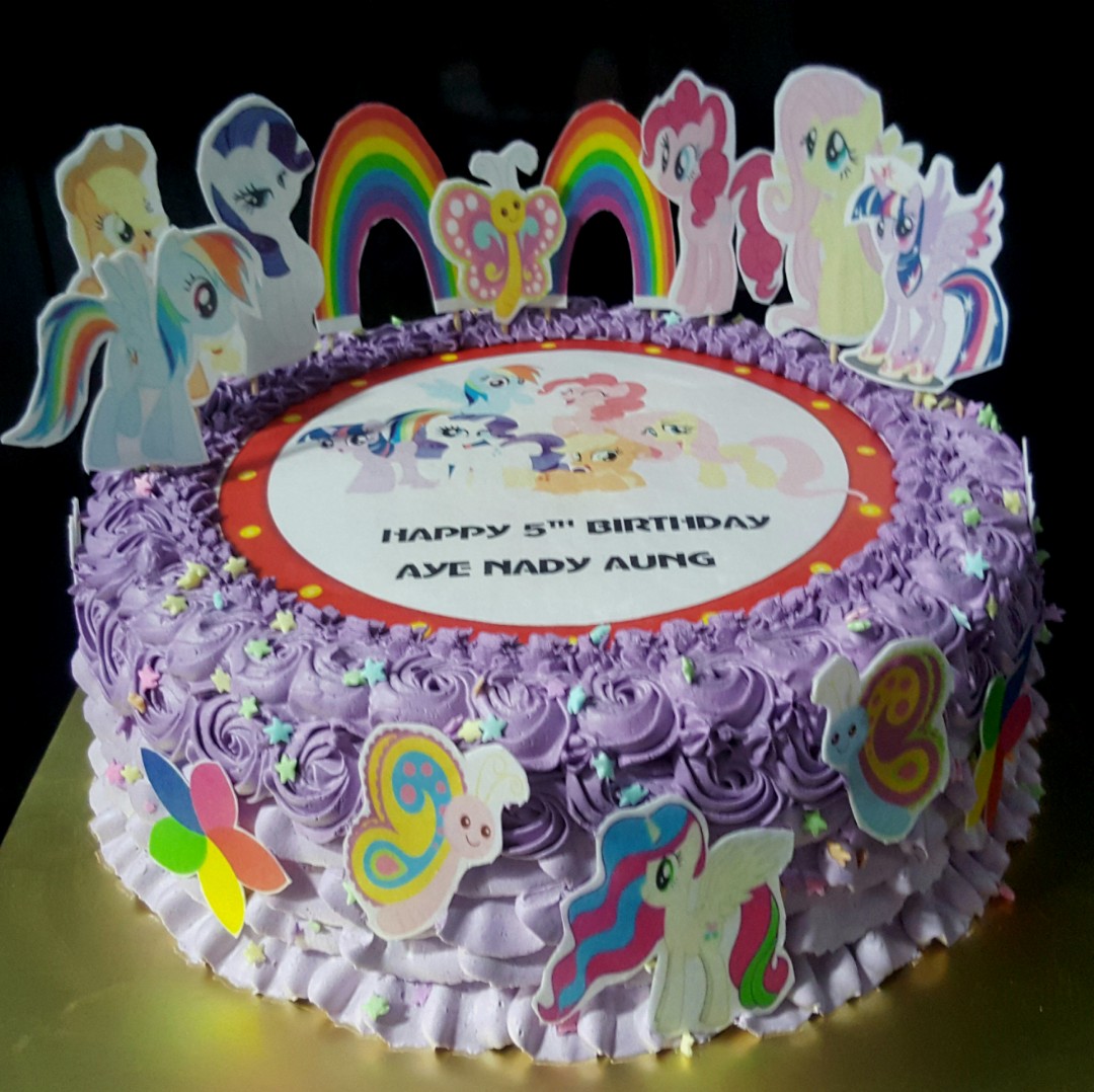 Pony Theme Cake Babies Kids Nursing Feeding On Carousell