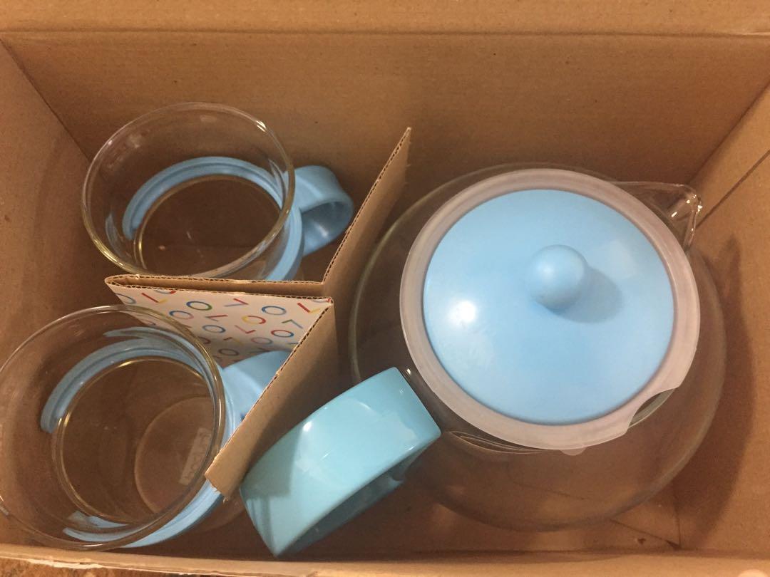Tea set (Category: Coffee & Tea Tableware) located in Johor Bahru. Submitted by anwarash (Listing ID 214659839, Image 3). Description: Brand new glass tea set to let go.