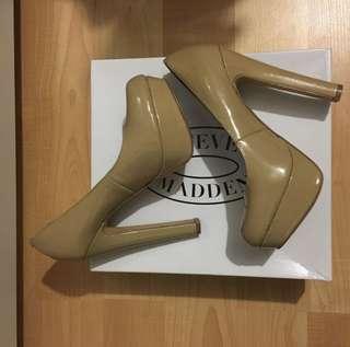 Steve Madden nude pumps sz 6